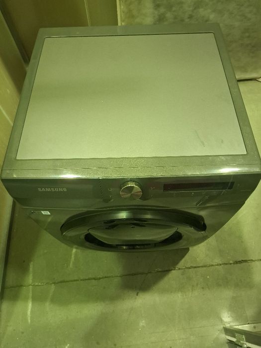 Máquina de lavar roupa nova 350€ com factura e garantia