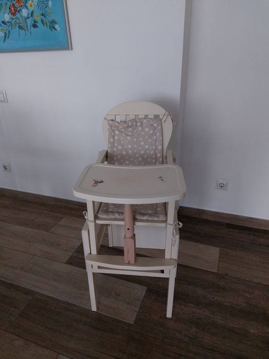 Дитячий  стіл  для годування  дитини