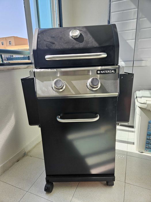 Barbecue a gás com 2 queimadores