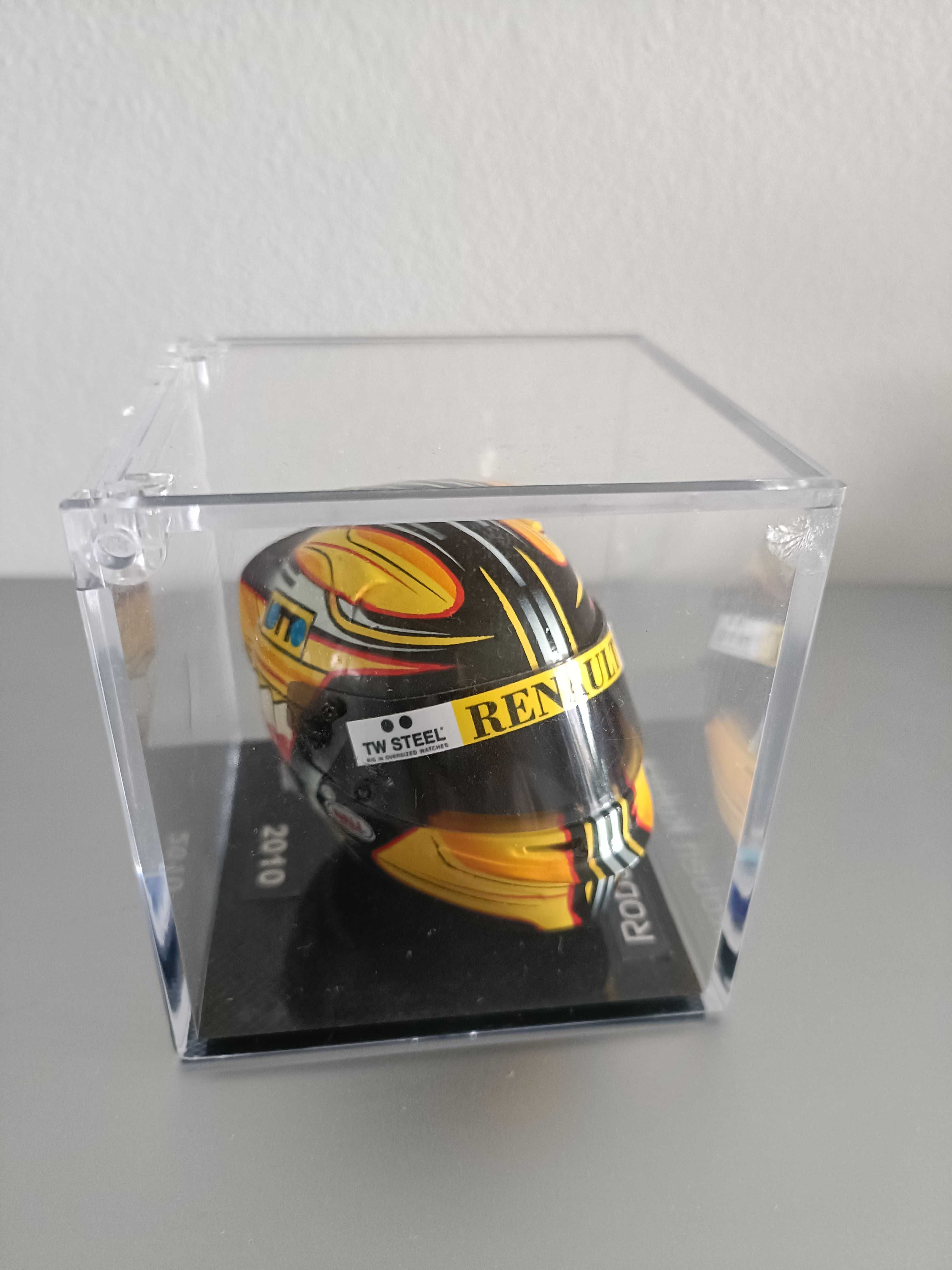 Kubica Renault R30 F1 team 2010 kask 1:5