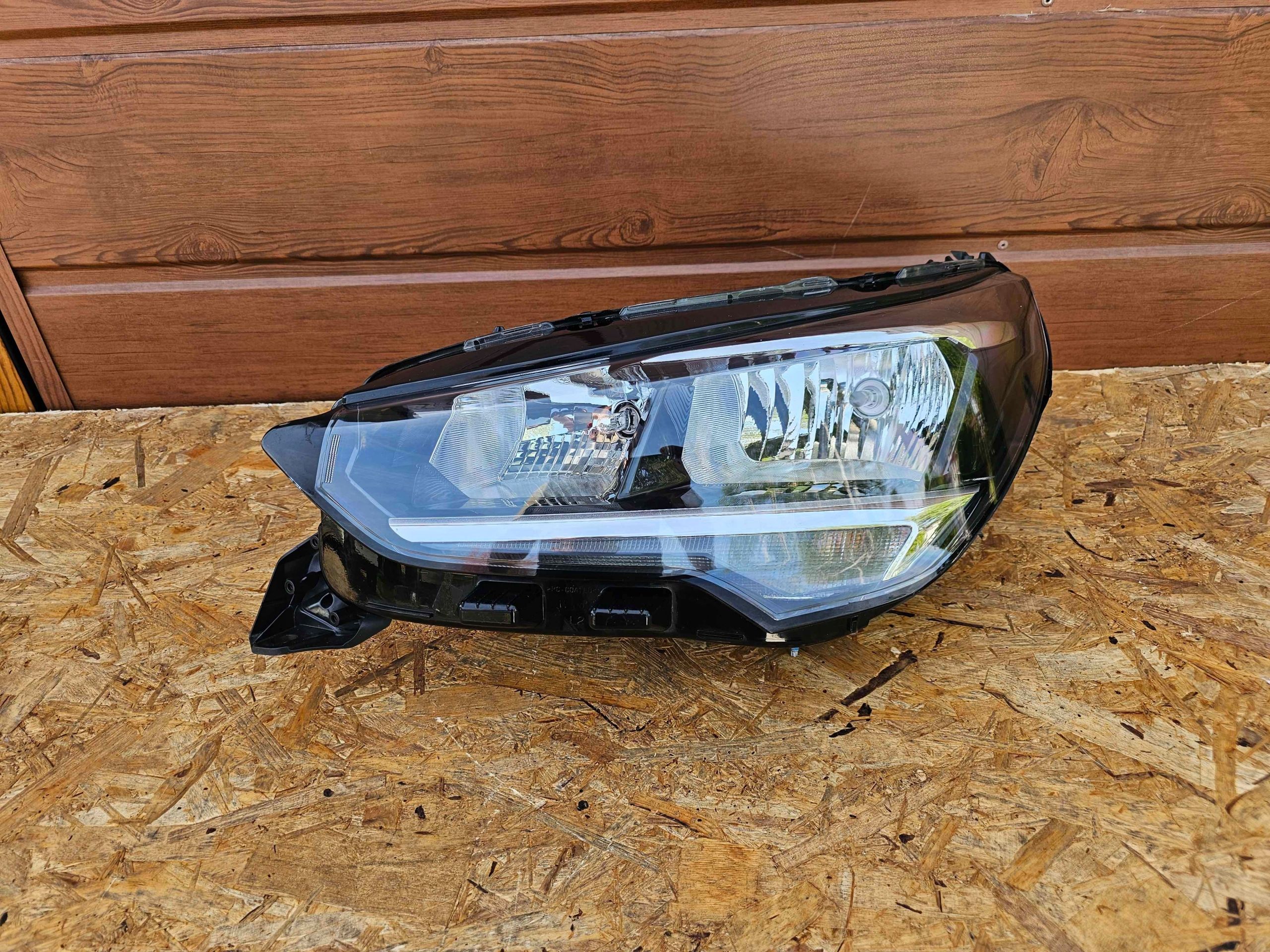 Lampa lewa Przednia Opel Corsa F 19> lewy przód reflektor zwykły