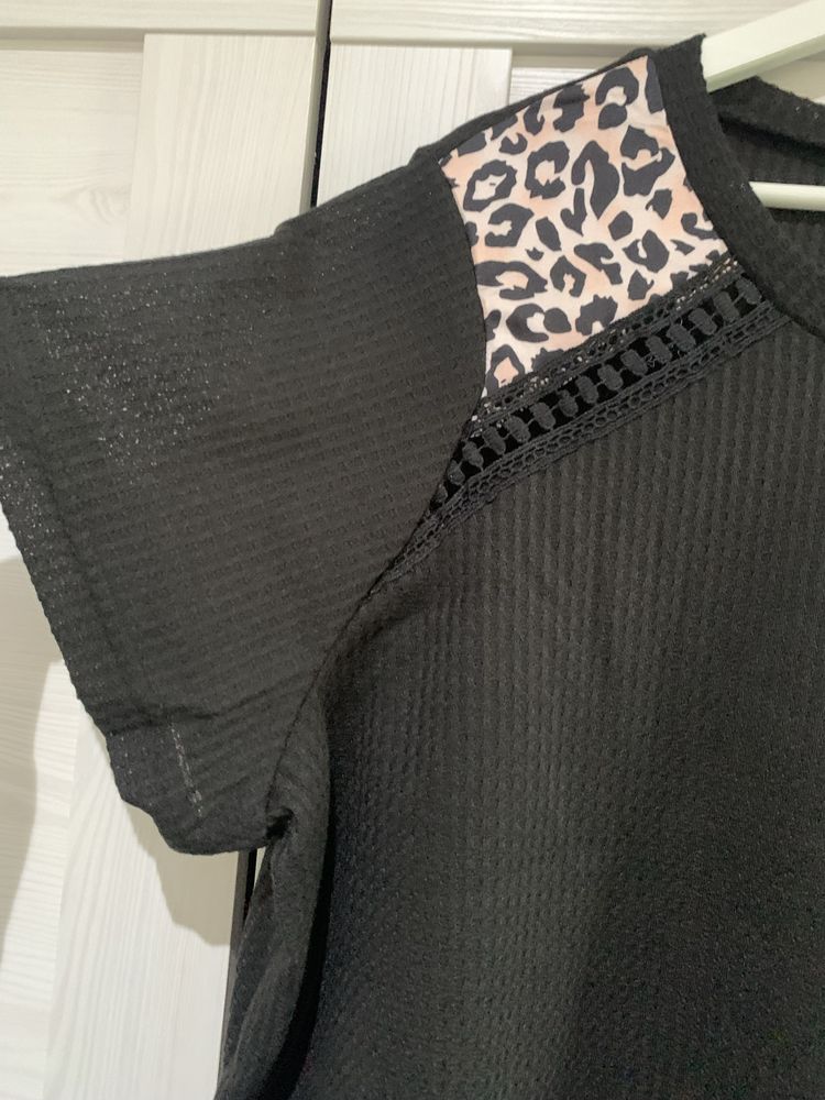 Piękna bluzka czarna wstawki panterka rozmiar 50 nowa
