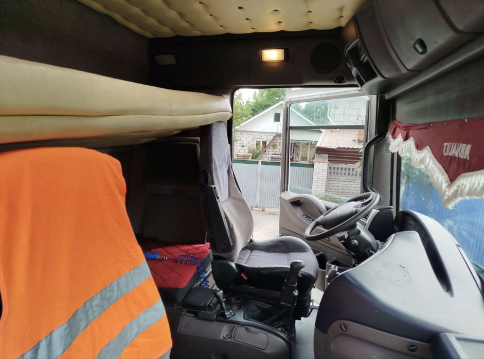 Тягач Рено Магнум 2005 року Євро-3