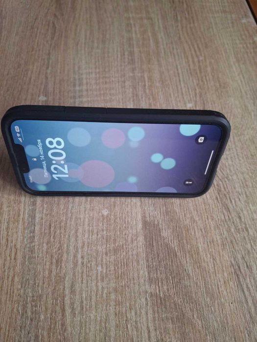 iPhone 16e аккумулятор 99%