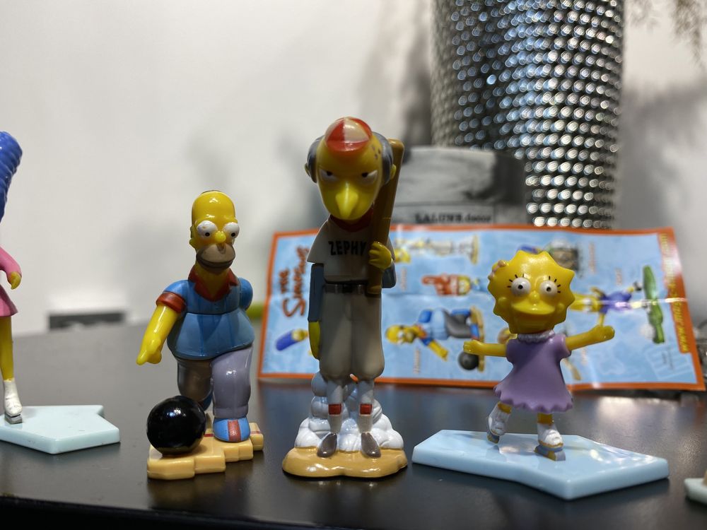 Сімпсони колекція іграшки кіндер симпсоны киндер