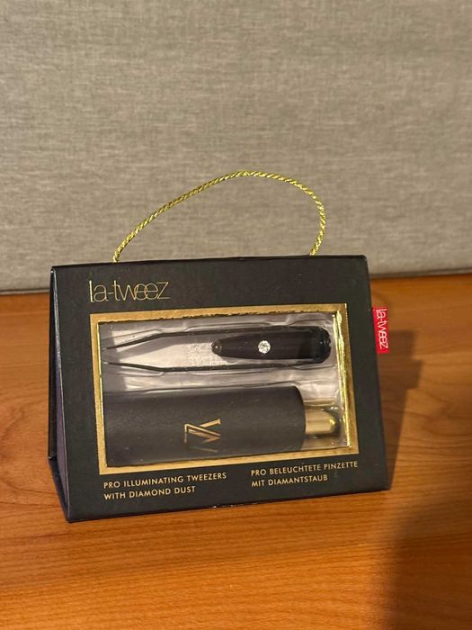 Pęseta + Etui La-Tweez Pro Illuminating Diamond Dust LED