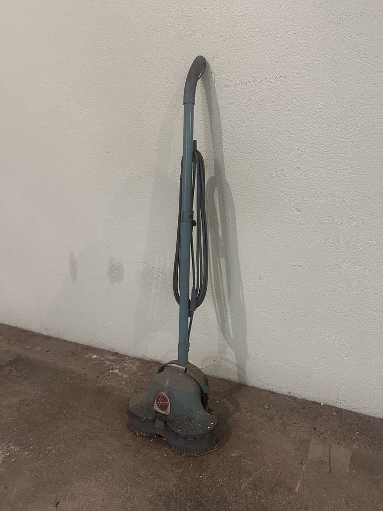Peça Decorativa Retro – Enceradora Hoover