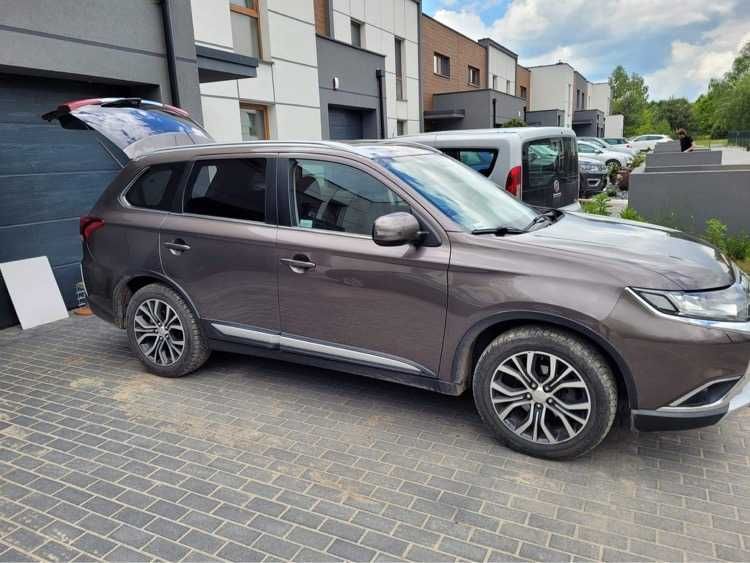 Mitsubishi Outlander, intense cvt 4WD z pakietem comfort plus