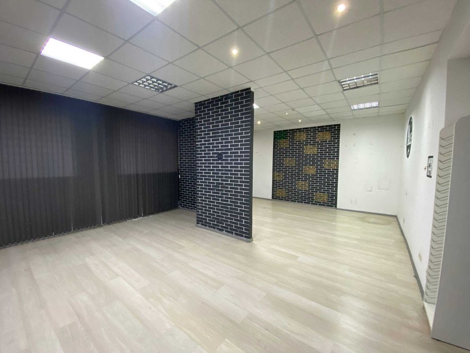 Здається в оренду з ремонтом велике комерційне приміщення