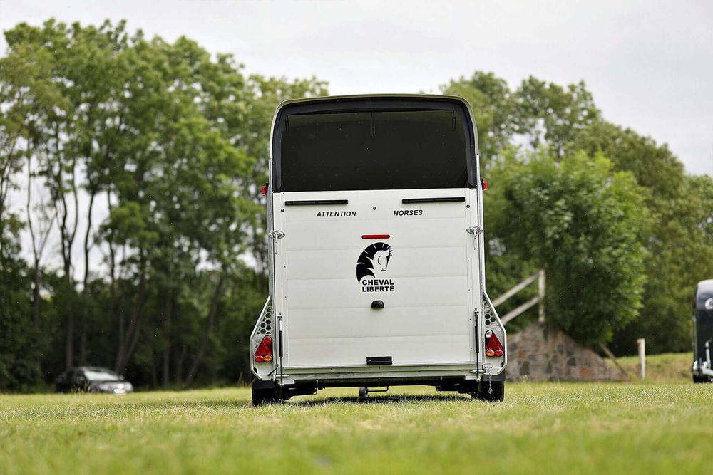 Atrelado para cavalos