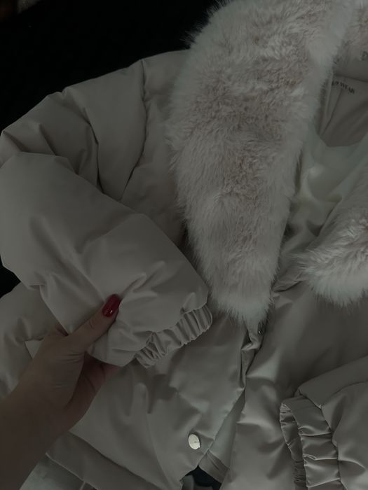 Повністю нова жіноча куртка