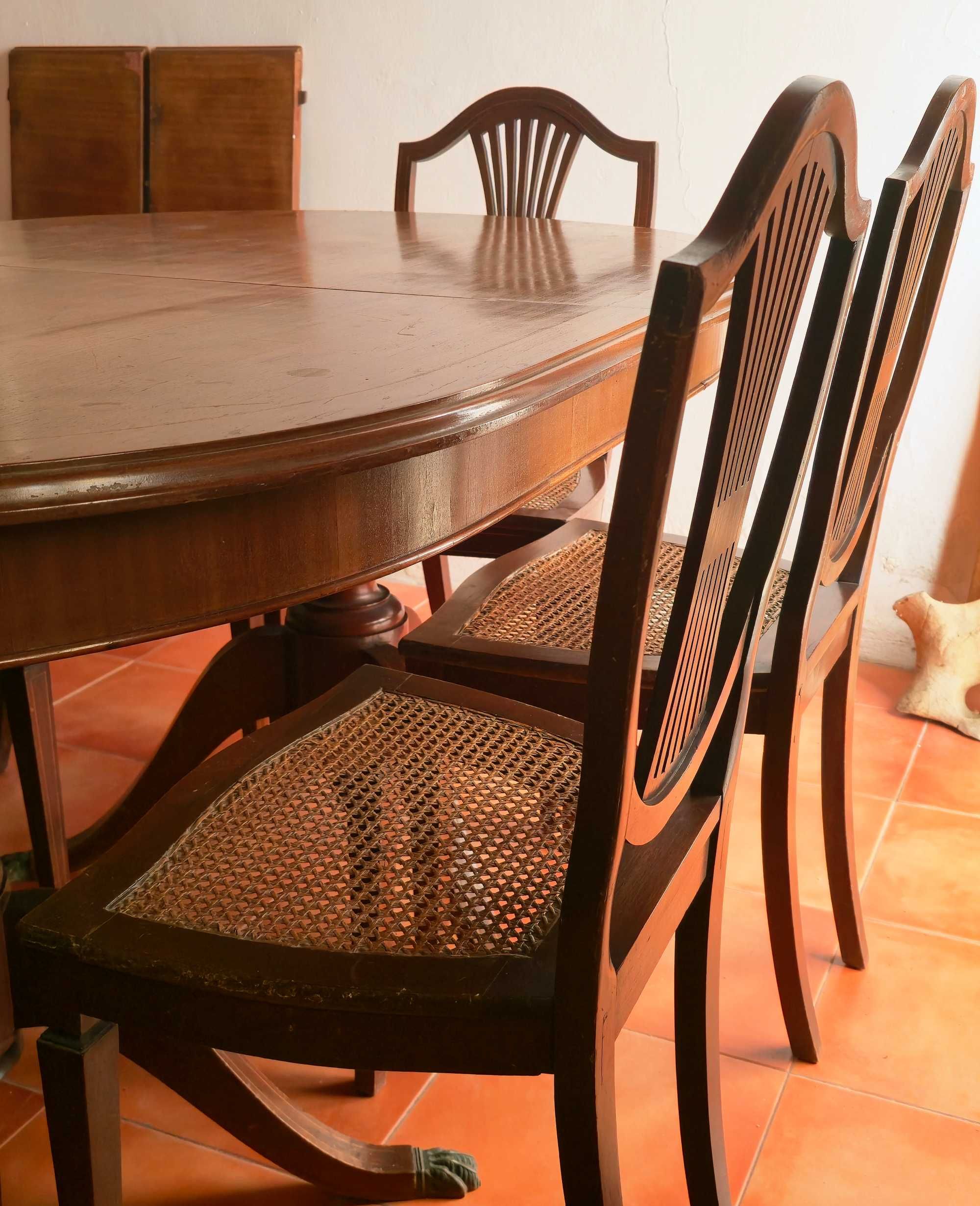 Conjunto sala de jantar (Mesa+Louceiro)