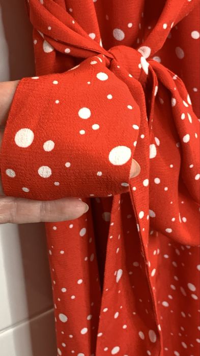 Przepiękna sukienka z wiskozy boska red M Sosandar midi