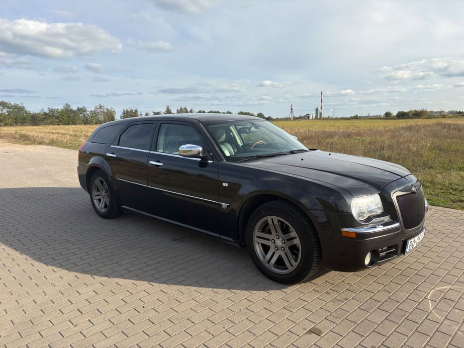 Piękny Chrysler 300 C