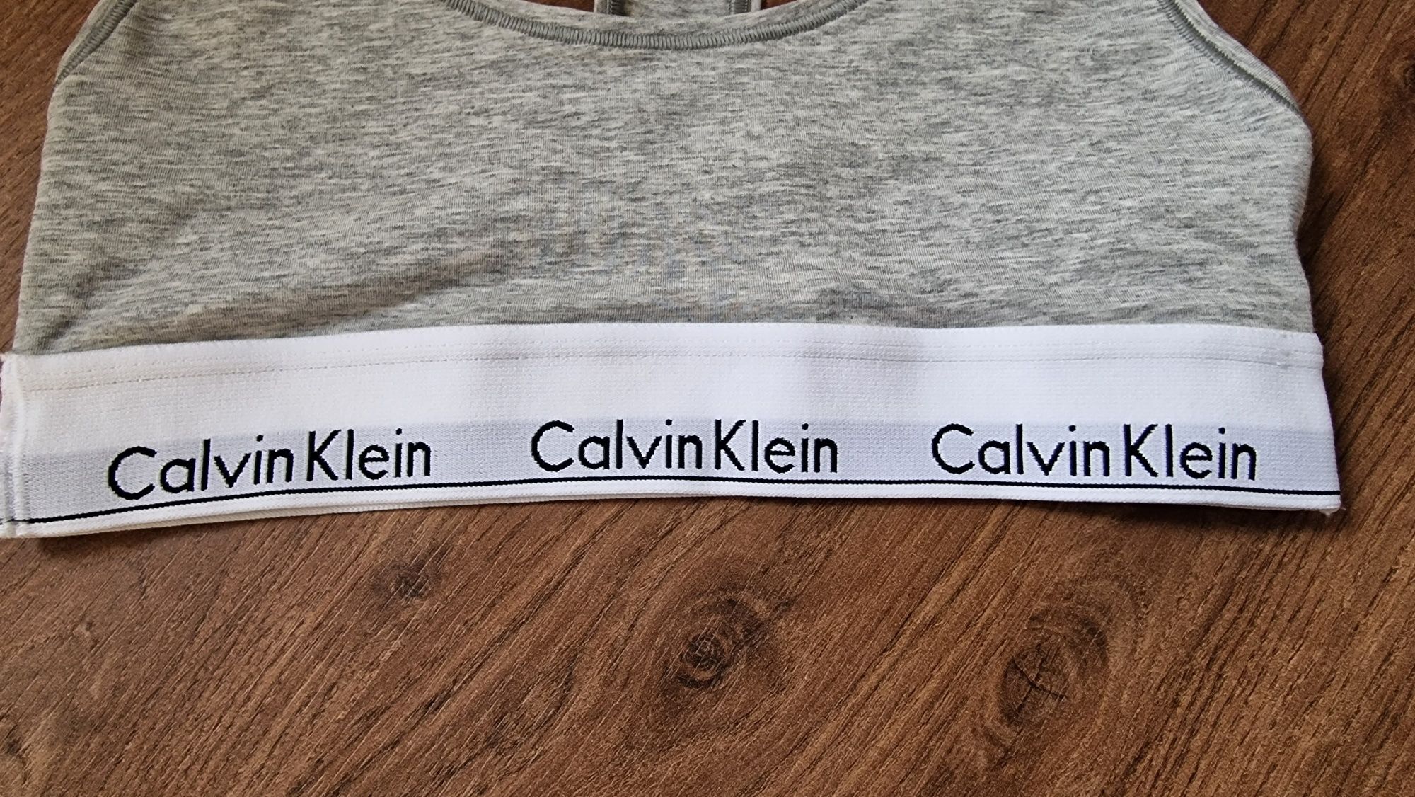 Nowy oryginalny top biustonosz sportowy Calvin Klein 36 S elastyczny