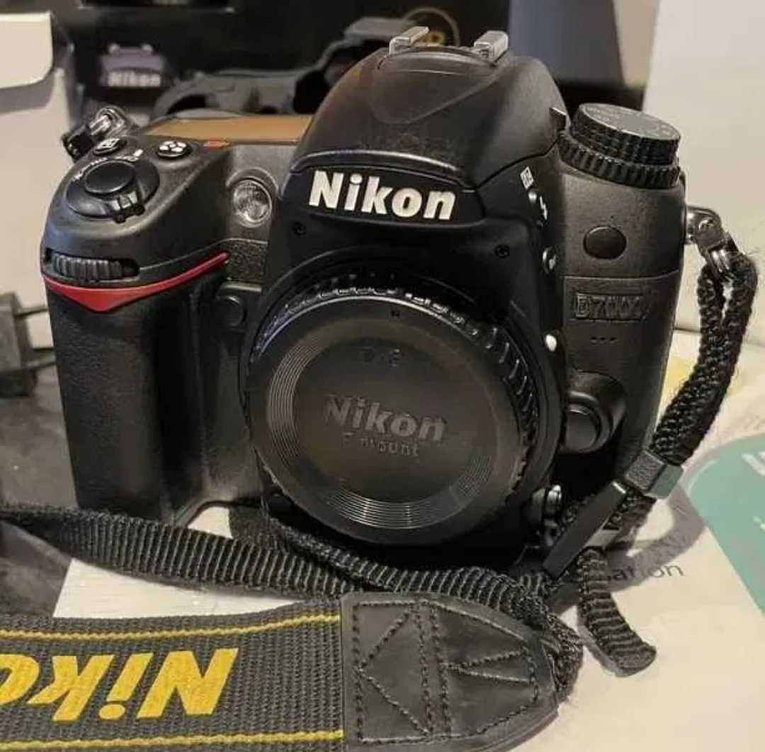 Nikon D7000 DSLR