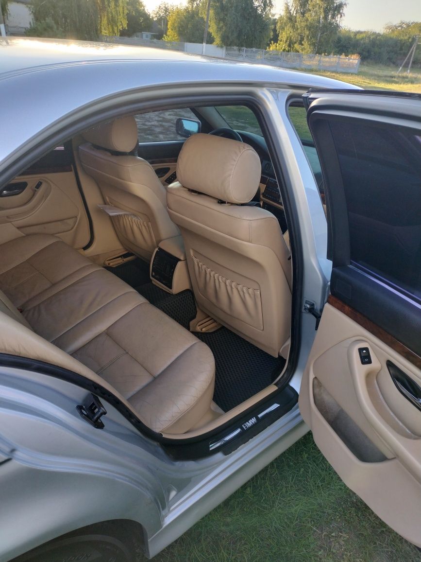 Продам BMW 520 E39