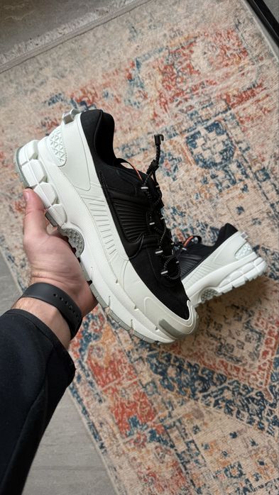 Кросівки зимові Nike Zoom Vomero Roam Black/White оригінал
