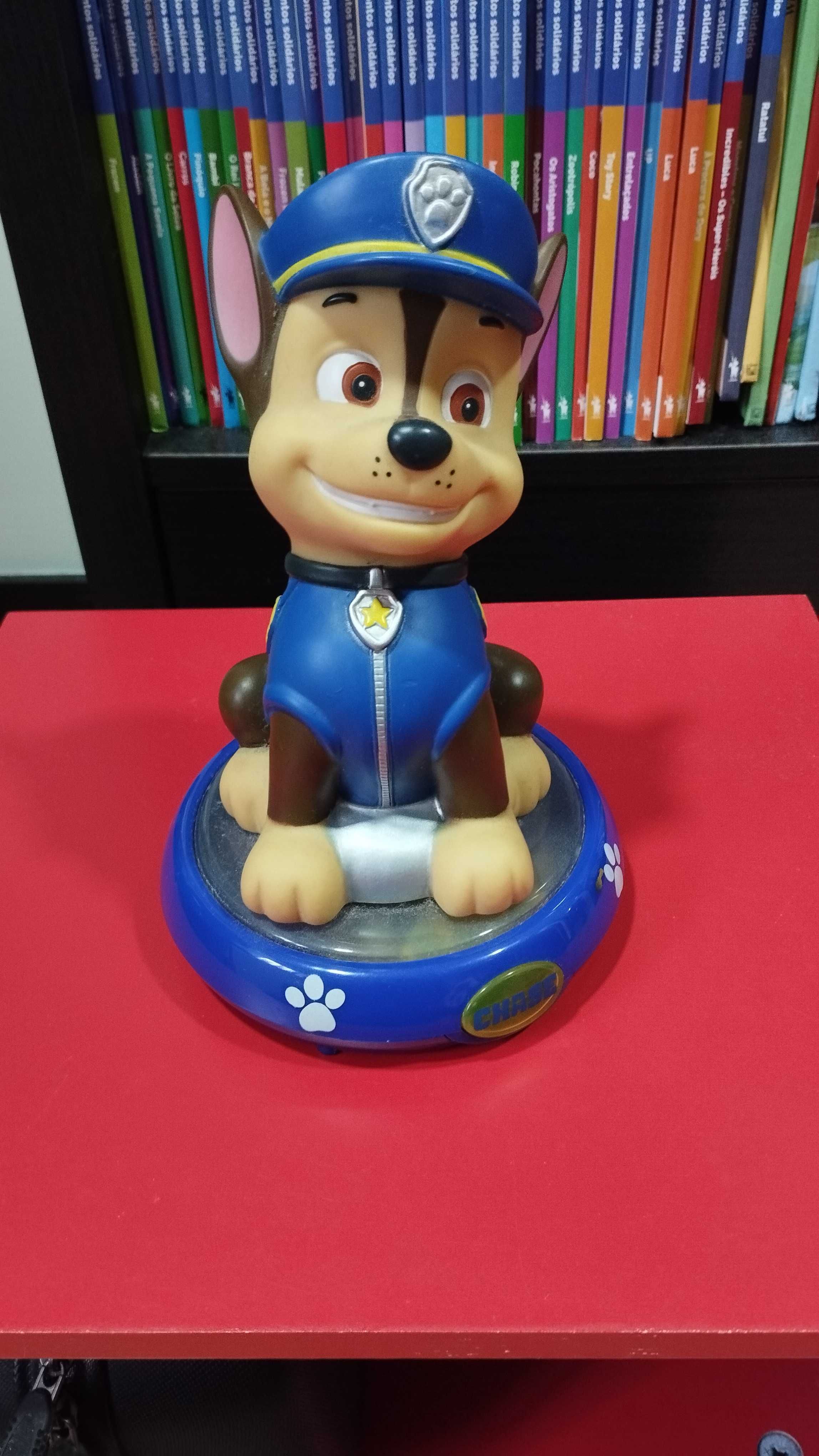 Vendo cama patrulha pata com mesa de cabeceira e luz de presença