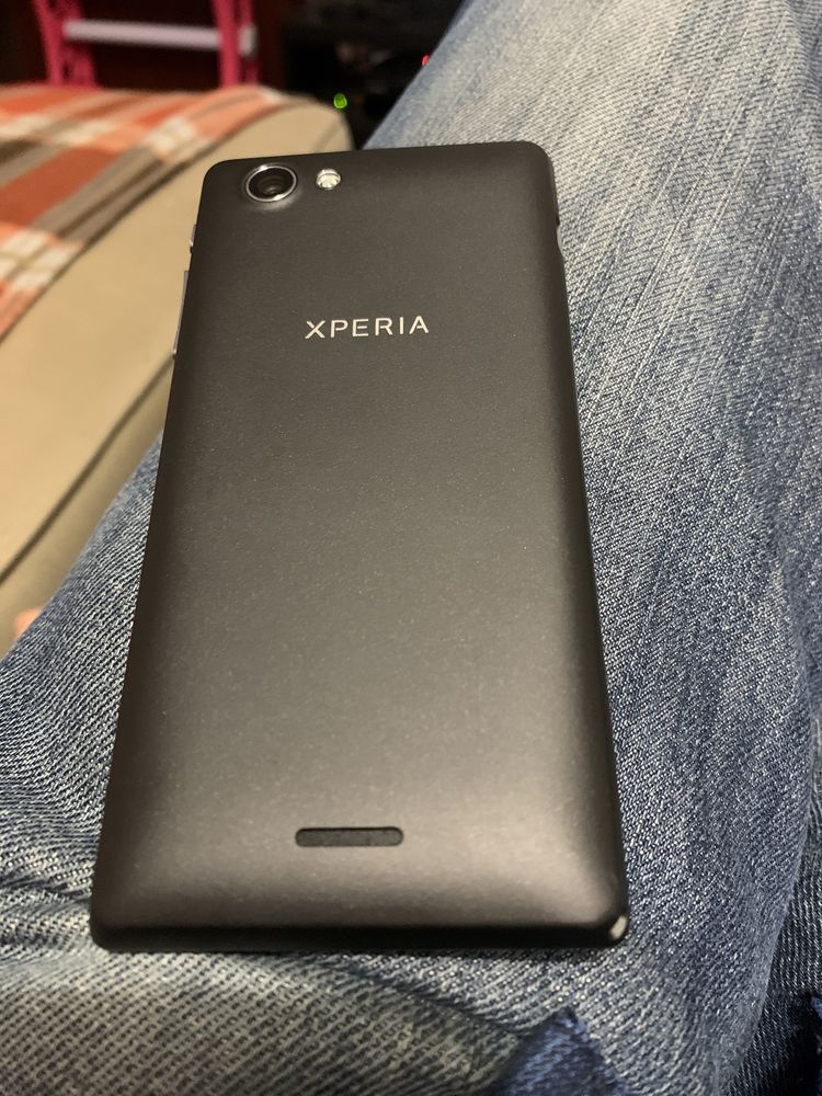 Sony Xperia J quase novo