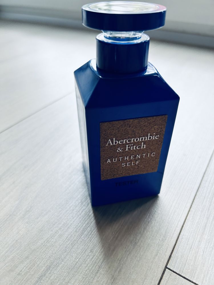 Abercrombie &Fitch Authentic