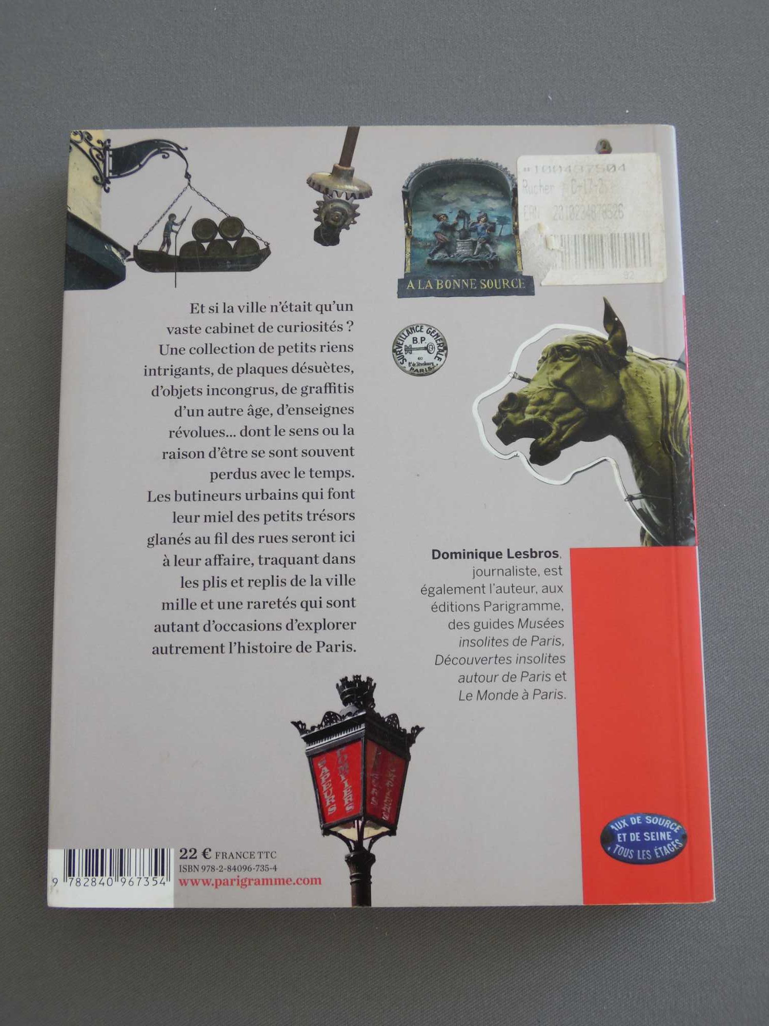 Livro Curiosités de Paris