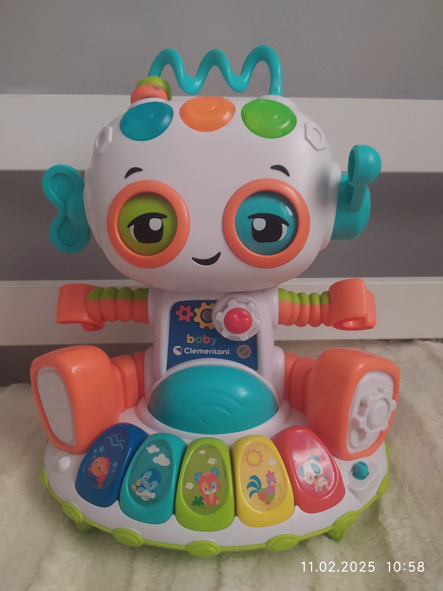 Robot jeździ gra uczy bawi Smyk