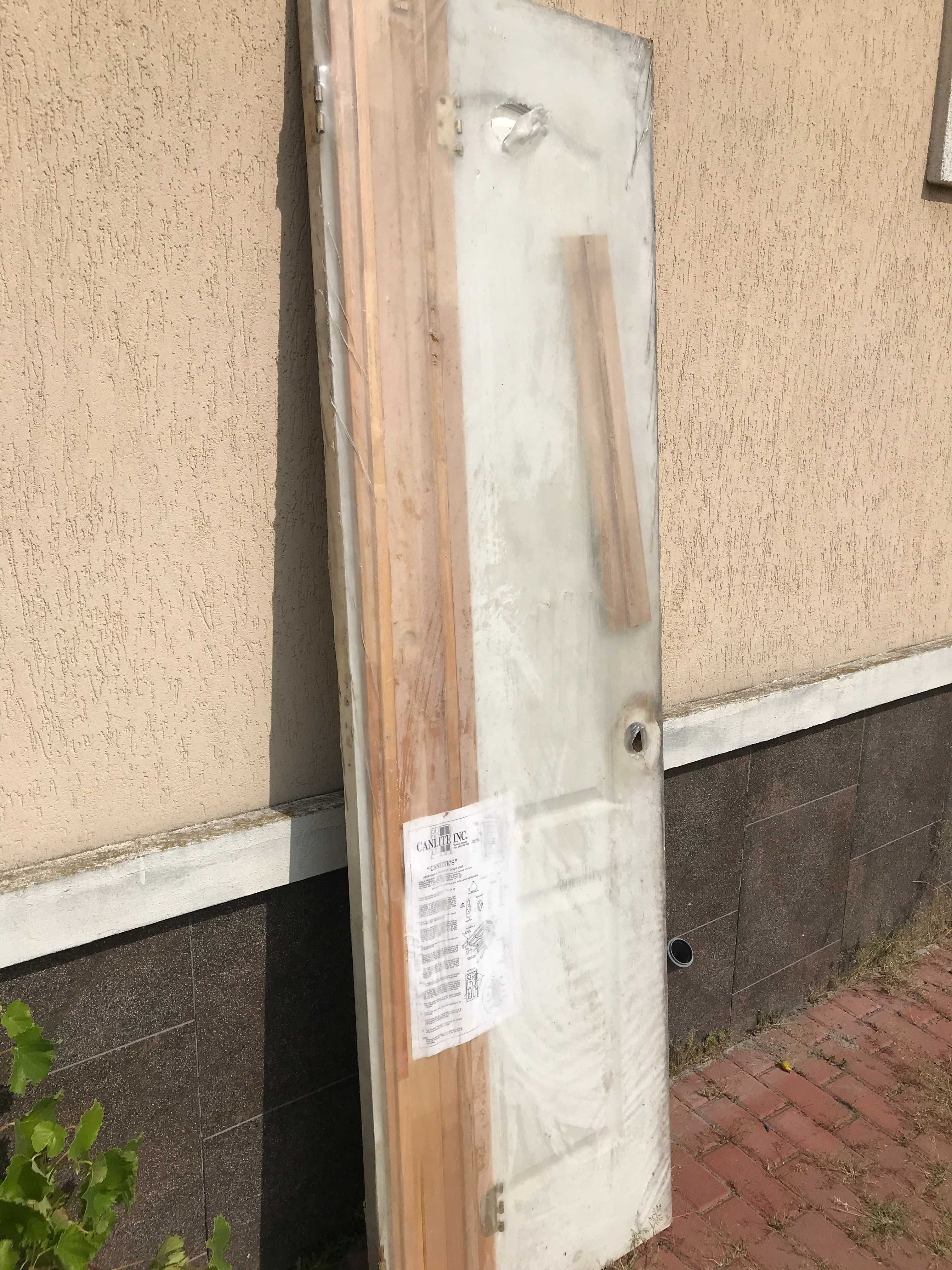 Двері для санвузлів з коробкою та навісами, полотно 61х203, Канада