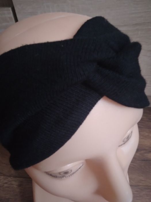 Dzianinowa czarna opaska na głowę