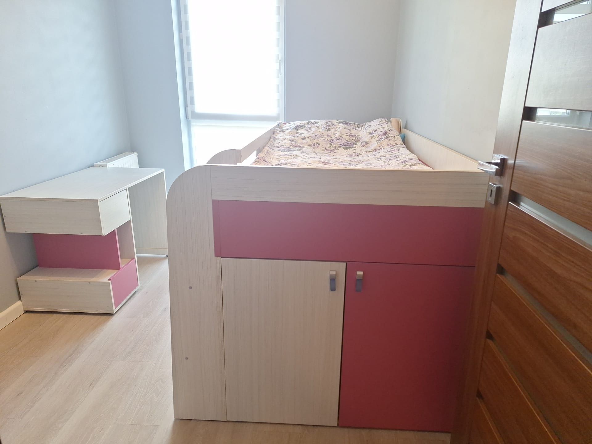 Łóżko piętrowe (90x200 cm) z biurkiem do pokoju dziecięcego KOMI 21