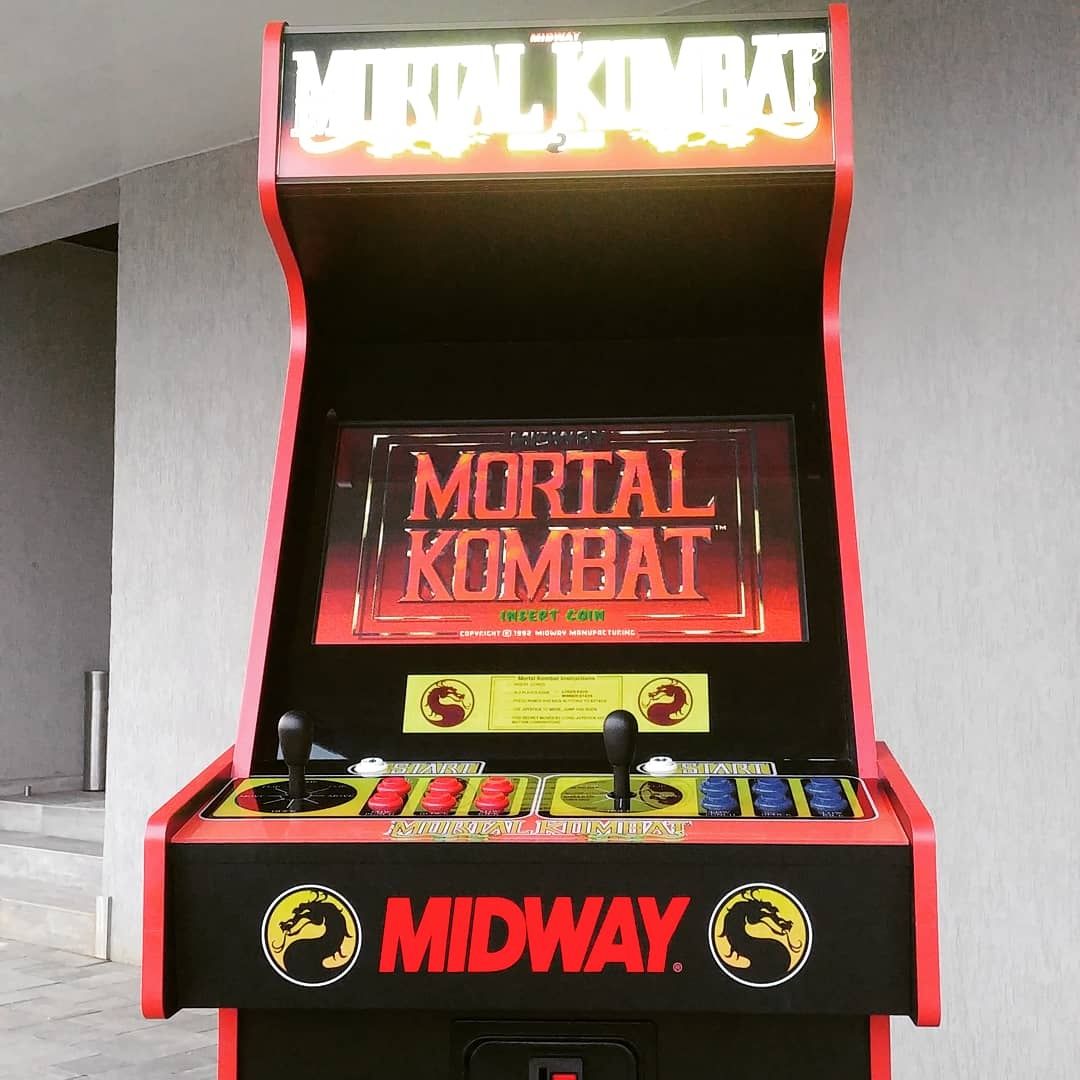 Mortal Kombat. Аркадный автомат.