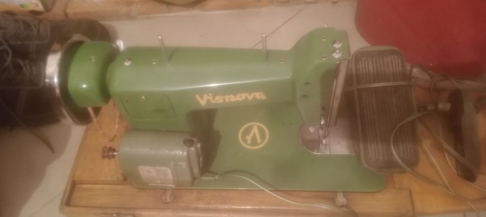 Máquina de costura rara