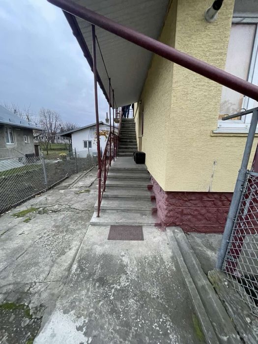 Оренда 2 ий поверх будинку  з окремим входом великоі житловоі площі