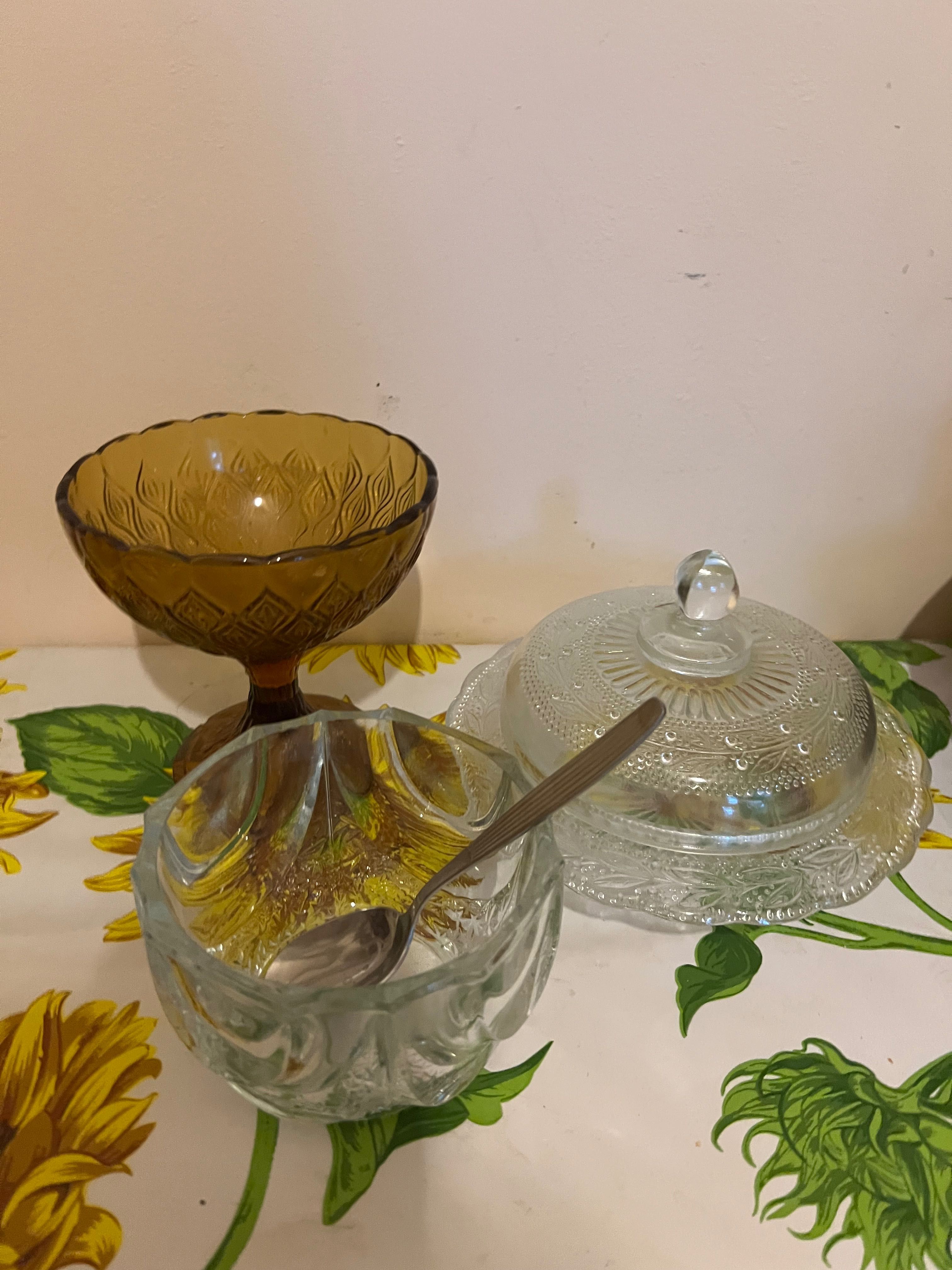 Oddam 3 szt cukiernice