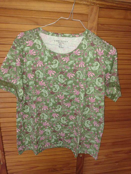 Conjunto de calça e t-shirt