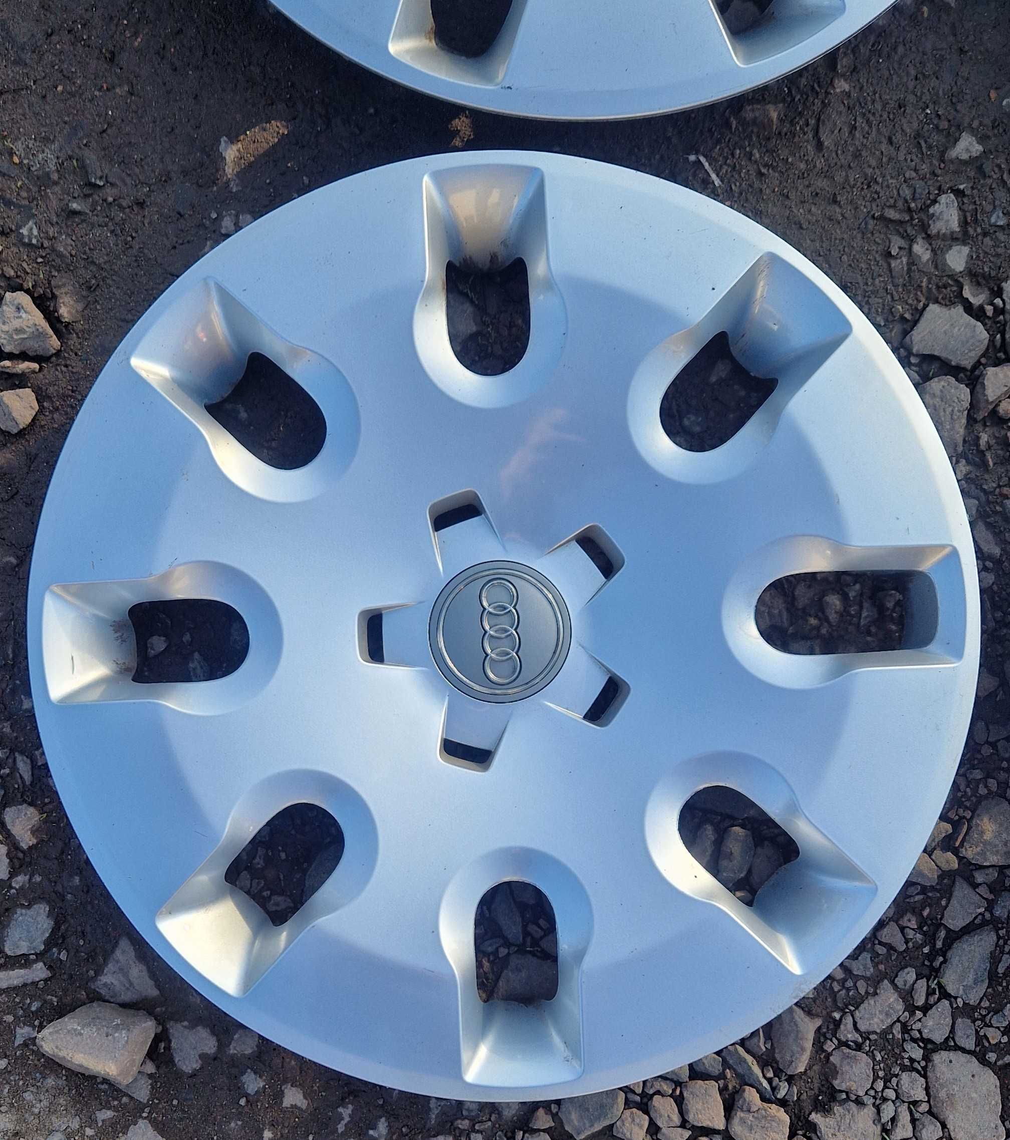 Kołpaki oryginalne 15" Audi 8X0601.147 Kpl.