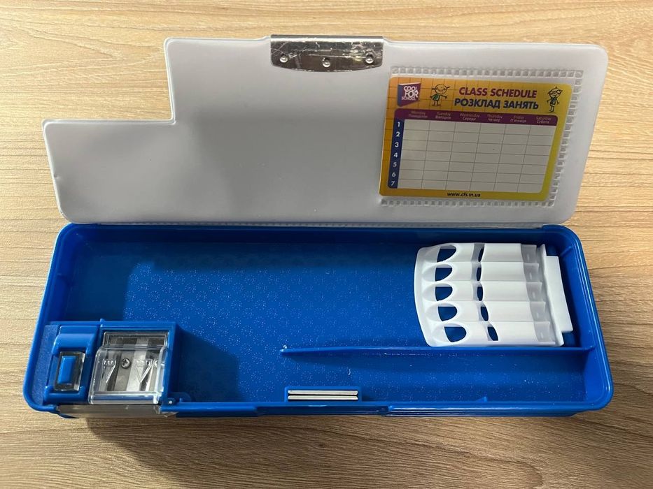 Пенал школьный твердый