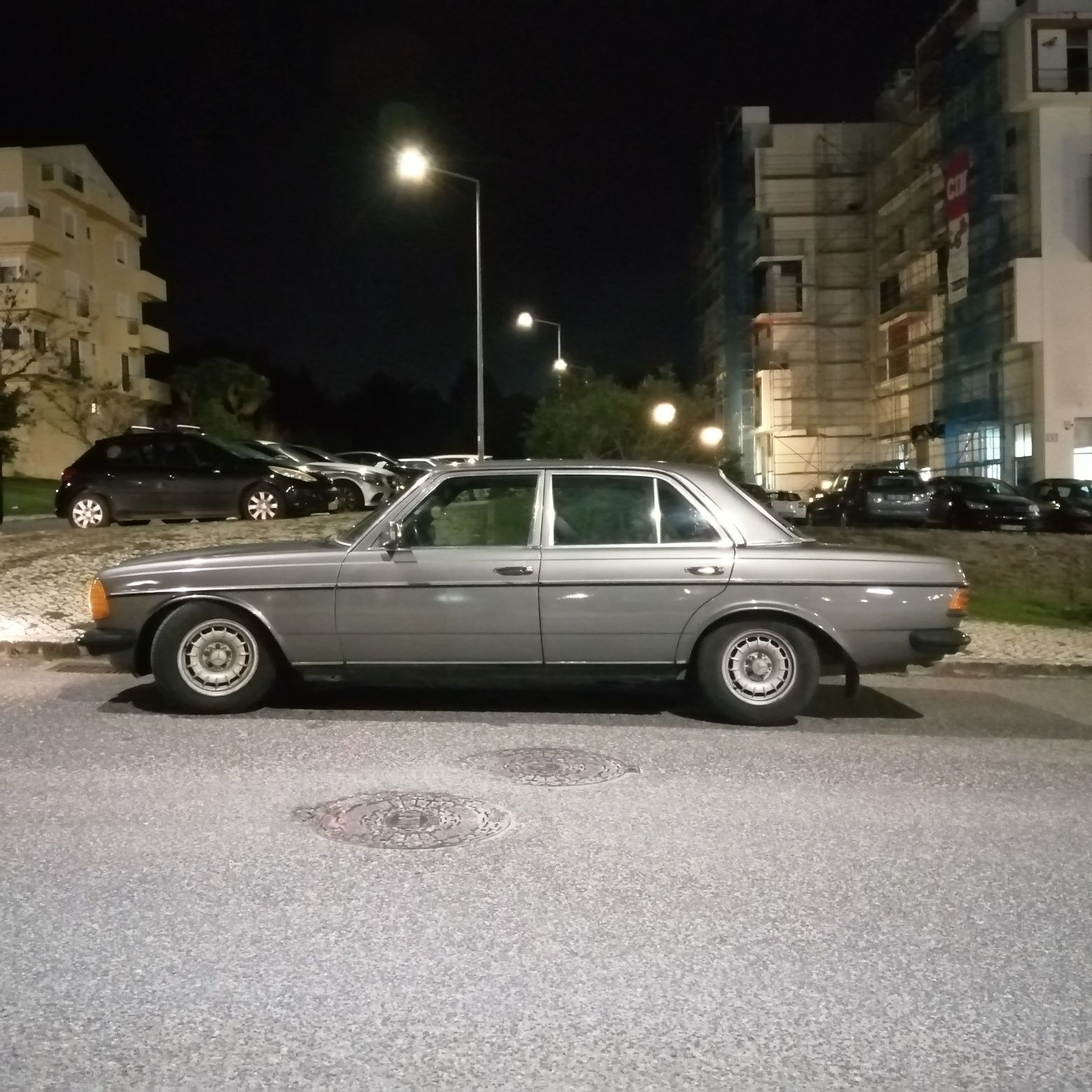 Mercedes W123 300D
