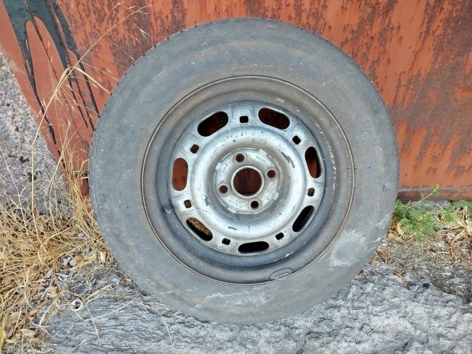 Запасне колесо r14 VW Passat b3.