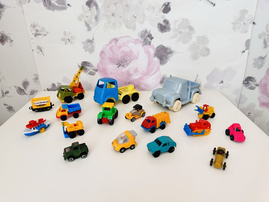 Stare auta, damochodziki, zabawki vintage kinder