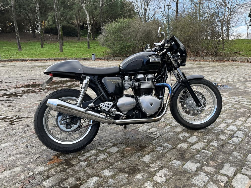 Triumph Thruxton 900