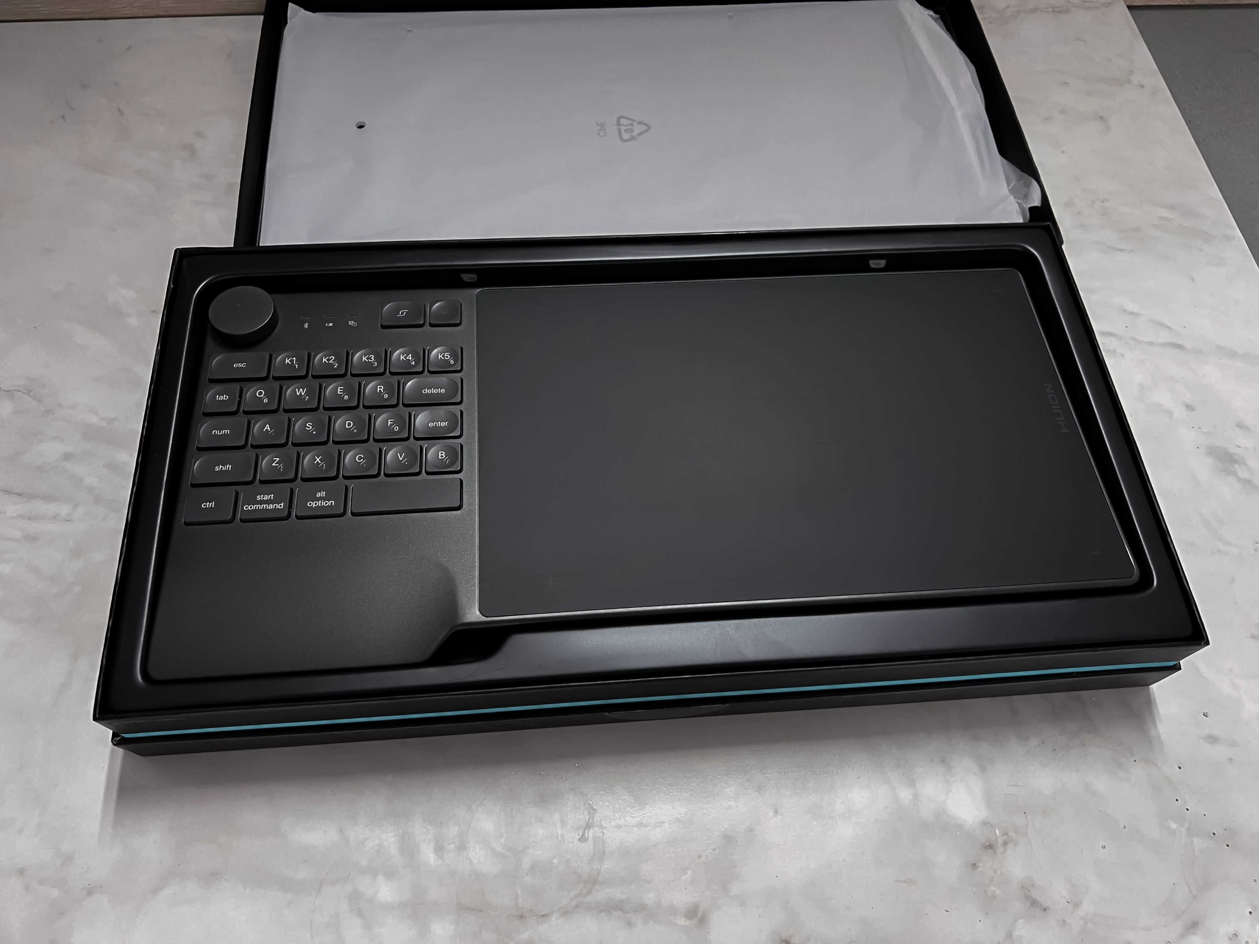 Tablet graficzny z klawiaturą - Huion Inspiroy Keydial KD200