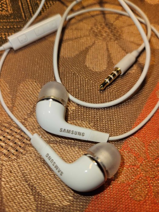 Навушники (гарнітура) від телефону Самсунг S9