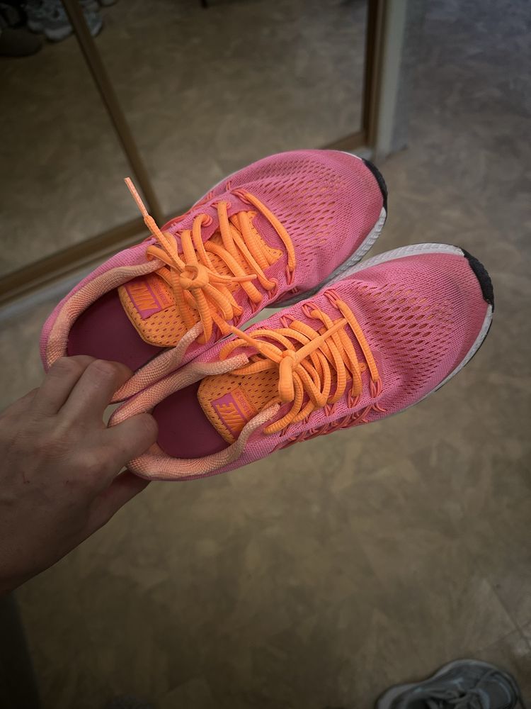 Кросівки Nike 35 розмір