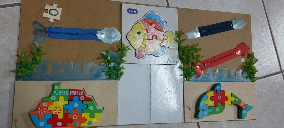 Oddam tablice manipulacyjną dla dziecka zabawka interaktywna