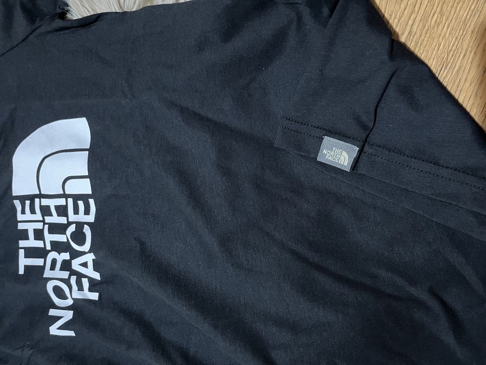 The north face bluzka z długim rękawem teens r XS z logo