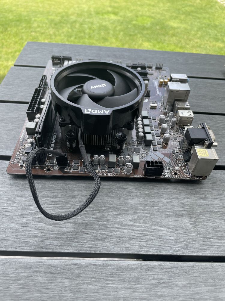 MSI B450M PRO-M2 MAX + Ryzen 3 1200 AF + RAM 4GB DDR4