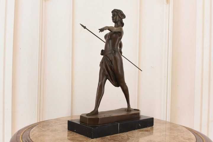 Amazonka z Włócznią - Diana - Bogini Łowów Mitologia - Figura z Brązu