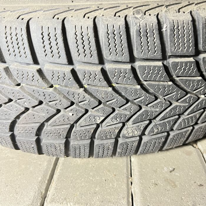 Opony zimowe z felgami 15