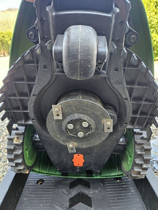 Robot koszący (kosiarka) OKAY RM18(22)